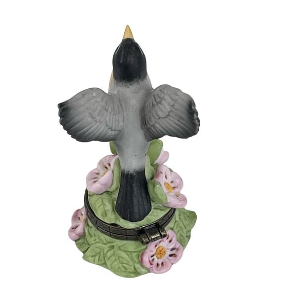 VTG Limited Edition Porcelain American Robin BIRD TRINKET BOX 3" Floral Figurine - Picture 4 of 9